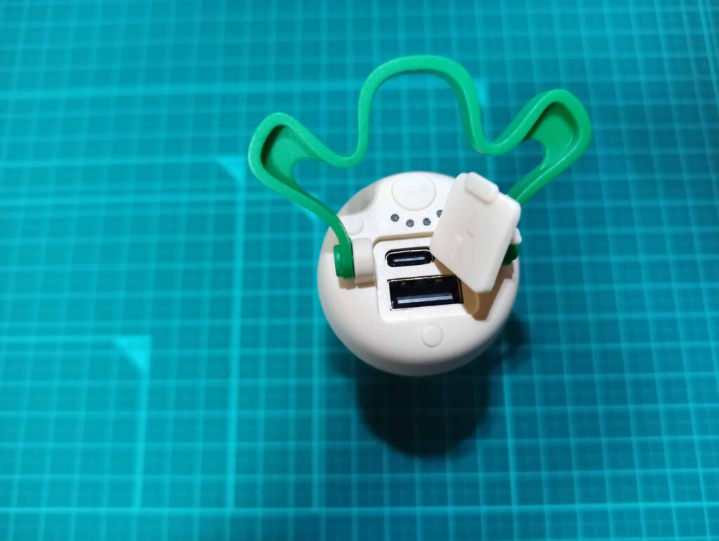 Soomloomキャロットランタン上部に付いている電源ボタンなどの機能